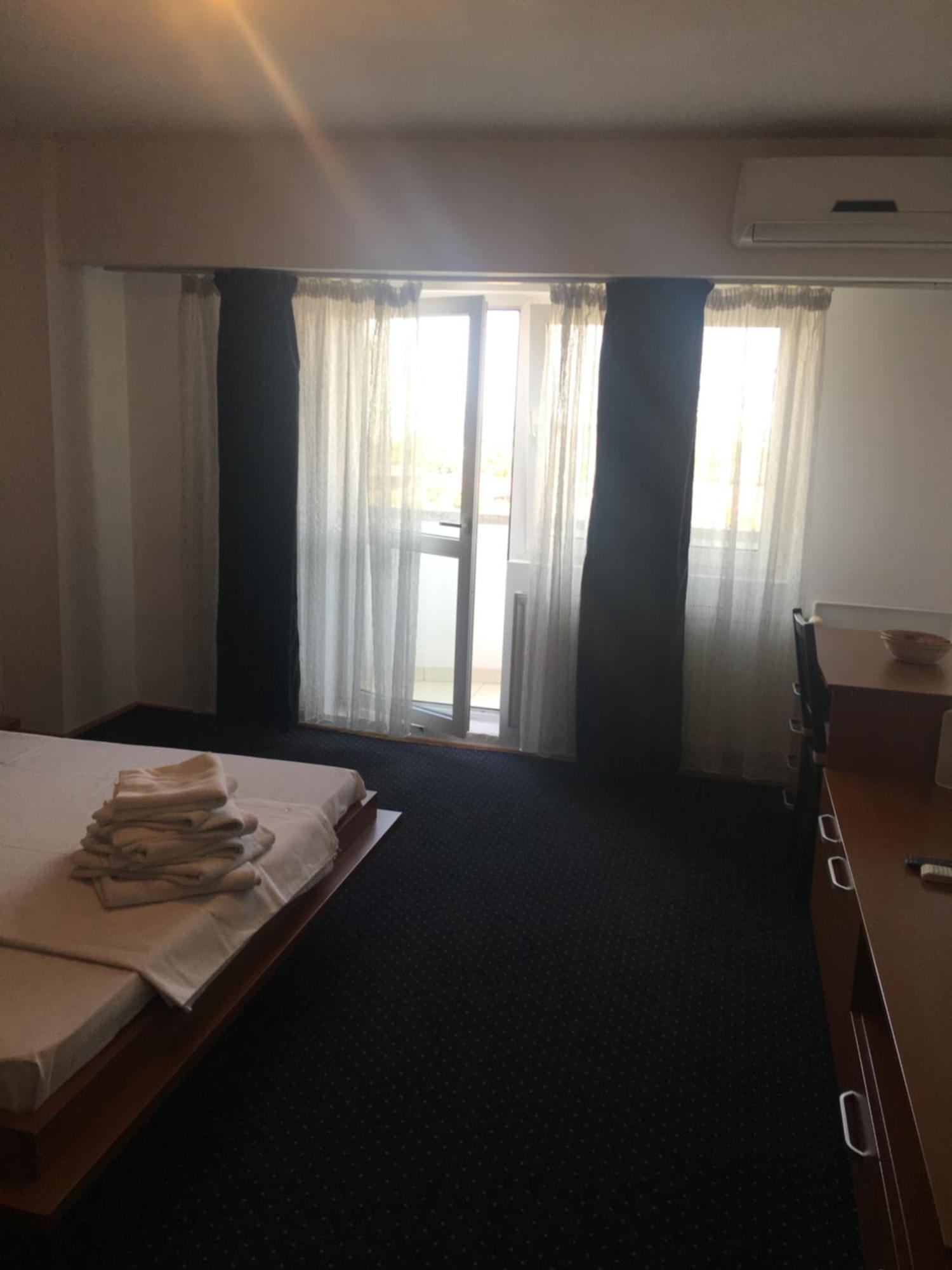 Alba Iulia Square - Apartments And Studios Bucharest Luaran gambar